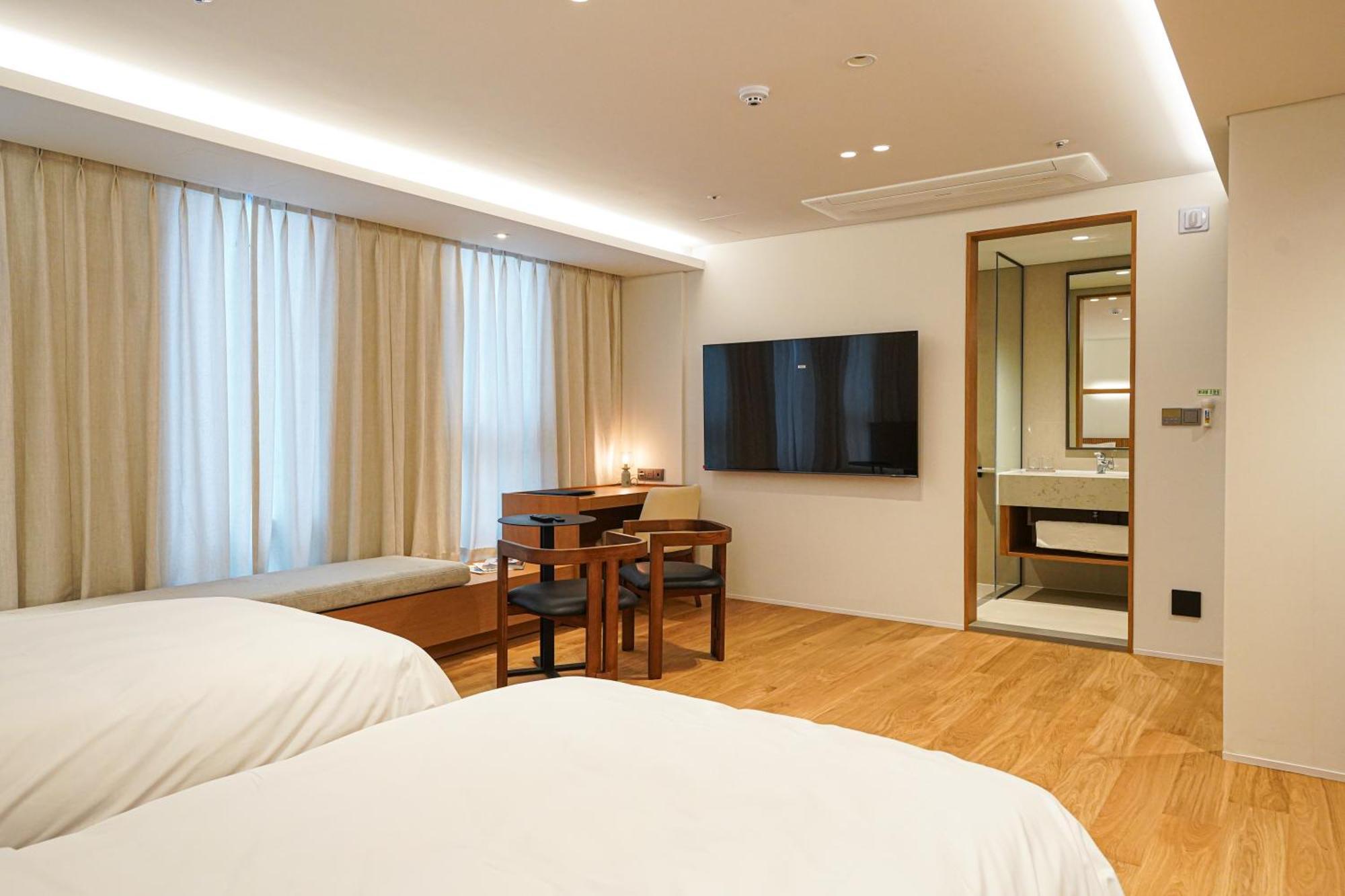 Hotel Ground27 Busan Buitenkant foto